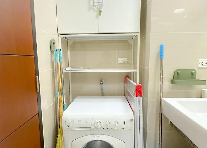 Apartment 1 Bedroom Uptown Bgc Cozy Netflix 200mb Wi-fi *