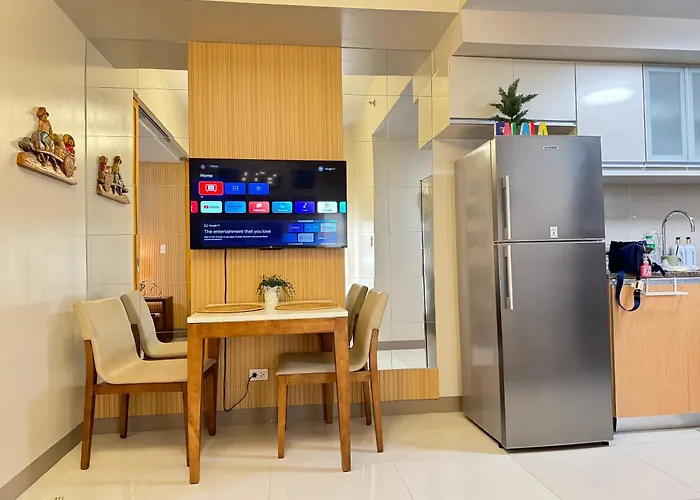 1 Bedroom Uptown Bgc Cozy Netflix 200mb Wi-fi *