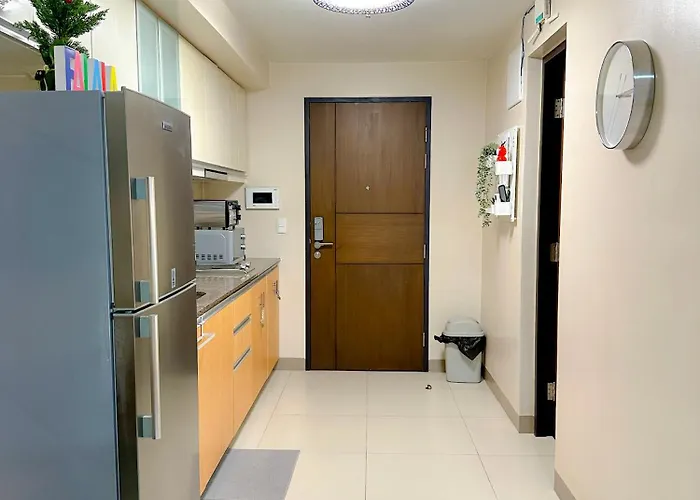 1 Bedroom Uptown Bgc Cozy Netflix 200mb Wi-fi *