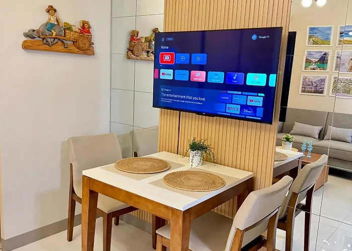 1 Bedroom Uptown Bgc Cozy Netflix 200mb Wi-fi *