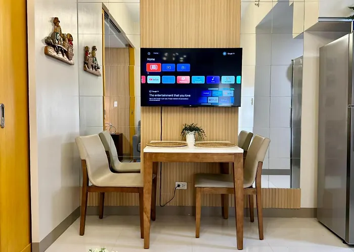1 Bedroom Uptown Bgc Cozy Netflix 200mb Wi-fi Apartment