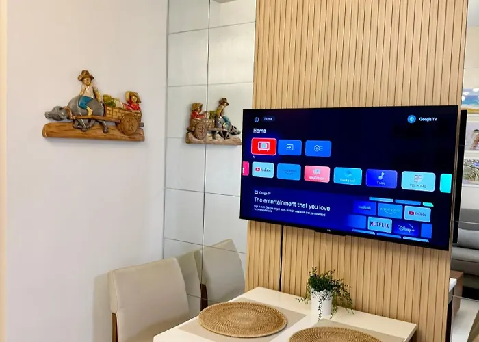 1 Bedroom Uptown Bgc Cozy Netflix 200mb Wi-fi Apartment *