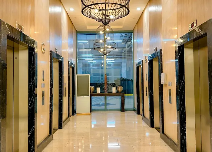 Apartment 1 Bedroom Uptown Bgc Cozy Netflix 200mb Wi-fi *