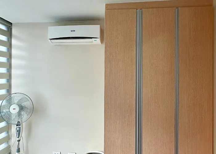 Apartment 1 Bedroom Uptown Bgc Cozy Netflix 200mb Wi-fi Manila